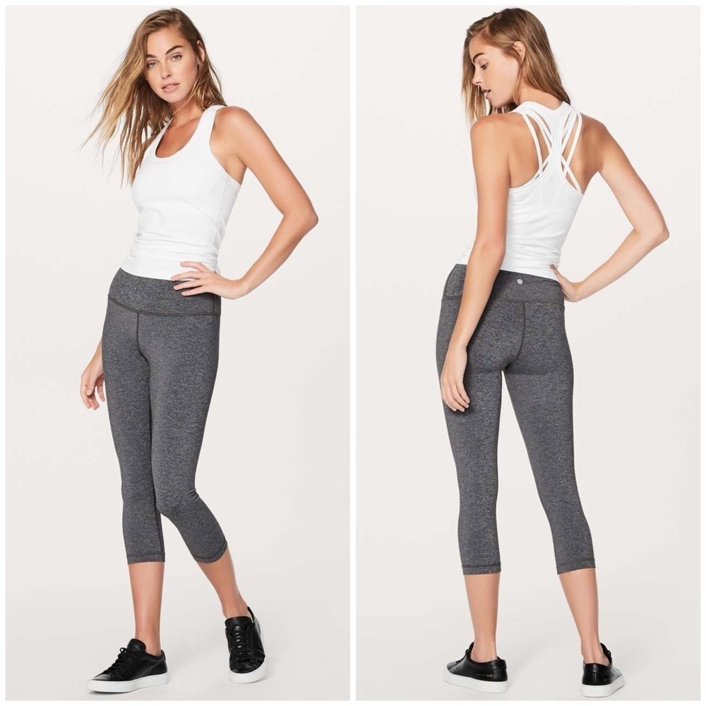 Lululemon Wunder Under Crop (Hi-Rise) *Luxtreme 21"
Heathered Black (Size 6)